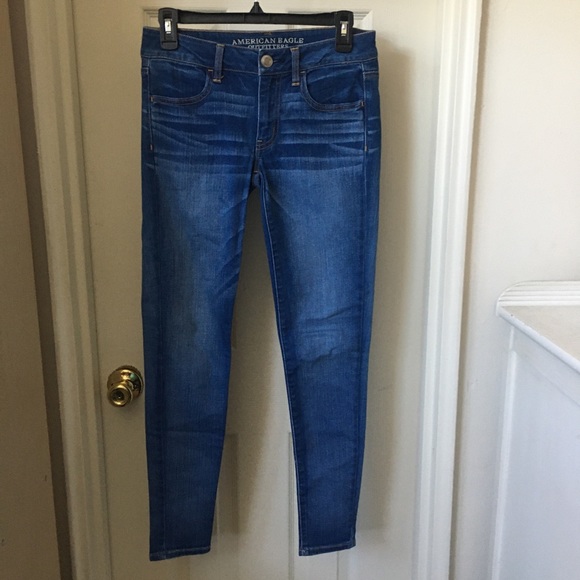 CUTE! AE super stretch jegging jeans size 2 - Picture 1 of 14